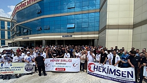 DOKTORLARDAN ŞİDDETİ PROTESTO EYLEMİ