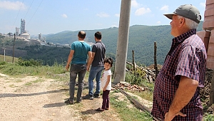 KÖYLÜLERİN ÇİMENTO FABRİKASI İSYANI