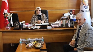 AK PARTİ GENEL MERKEZİNDE SÜRPRİZ GÖRÜŞME