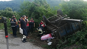 TRAKTÖR DEVRİLDİ: 1 ÖLÜ 19 YARALI