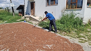 FERRERO ÇİFTÇİNİN CEBİNDEN ÇALIYOR
