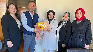 AK PARTİLİ KADINLARDAN PUSULA'YA ZİYARET