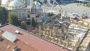 CEDİDİYE CAMİ ÖNÜNDEKİ DÜKKAN İNŞAATI YÜKSELİYOR