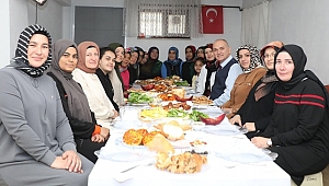 FARUK ÖZLÜ KUR'AN KURSU'NDA KADINLARLA BULUŞTU