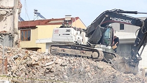DÜZCE'DE YIKIMI TAMAMLANAN BİNA SAYISI 383'E YÜKSELDİ