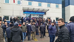 EYT’LİLER SGK ÖNÜNDE KUYRUK OLUŞTURDU