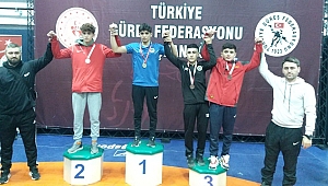 GENÇ GÜREŞÇİLER 4 MADALYA KAZANDI