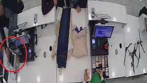 KASADA DURAN CEP TELEFONUNU ÇALDI