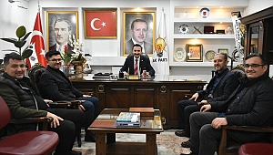 MÜDÜRLERDEN AK PARTİ'YE KUTLAMA ZİYARETİ