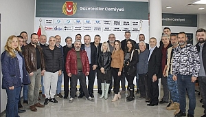 DÜZCE CAM DÜZCESPOR YÖNETİMİNDEN GAZETECİLER CEMİYETİ'NE ZİYARET