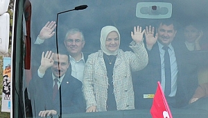 AK PARTİ ADAYLARI SEÇİM GEZİSİNDE