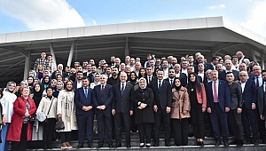 AK PARTİ'DE BAYRAMLAŞMA