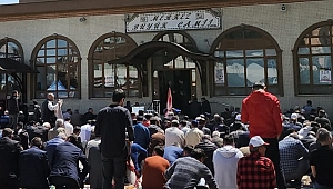 RAMAZAN'IN SON CUMASINDA CAMİLER DOLDU, TAŞTI