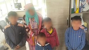 ÇOCUKLARI DİLENDİREN KADINI ZABITA YAKALADI