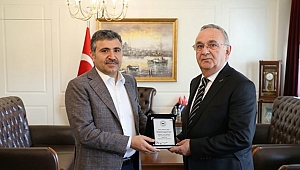 VALİ ATAY'DAN ÇELEBİ KALIP'A TEŞEKKÜR PLAKETİ