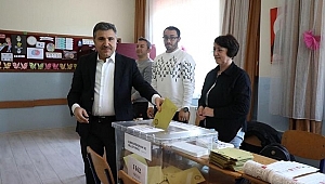 VALİ ATAY OYUNU KULLANDI