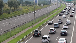 DÜZCE-ANKARA YÖNÜ TRAFİK FELÇ!