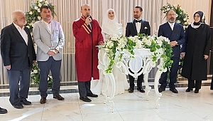 ÜNLÜLER NİKAH ŞAHİDİ OLDU