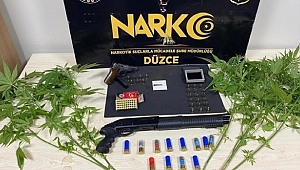BALKONDAKİ KENEVİRE SUÇ ÜSTÜ