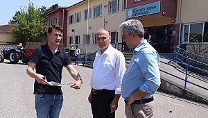 BAŞKAN ÖZLÜ CEKETİ, KRAVATI ÇIKARDI, KOLLARI SIVADI