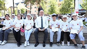 BAŞKAN ÖZLÜ GENÇLERLE BULUŞTU