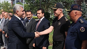 DÜZCE VALİSİ SELÇUK ASLAN GÖREVİNE BAŞLADI