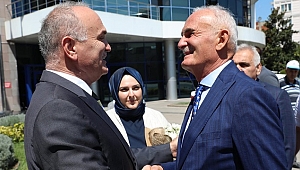 FARUK ÖZLÜ AK PARTİ'NİN ÖRNEK BELEDİYE BAŞKANLARINDAN BİRİSİDİR