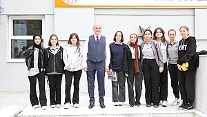 BAŞKAN ÖZLÜ ÖĞRENCİLERE BULUŞTU