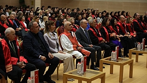 DOĞUŞ ÜNİVERSİTESİ’NDE İLK DERS BAŞKAN ÖZLÜ’NÜN