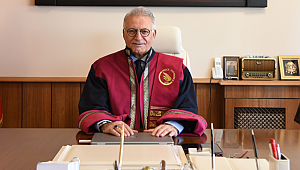 REKTÖR YARDIMCISI İSTİFA ETTİ.. ÜNİVERSİTEDE SULAR KAYNIYOR..
