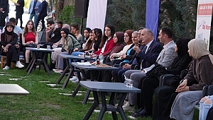 BAŞKAN ÖZLÜ GENÇLERLE MUHABBET ETTİ