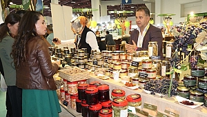 DÜZCE'NİN TARIMSAL ÜRÜNLERİ FUARDA BÜYÜK İLGİ GÖRDÜ