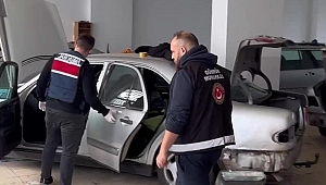 OTOMOBİL KAÇAKÇILARI YAKALANDI