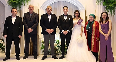 VALİ VE EMNİYET MÜDÜRÜ NİKAH ŞAHİDİ OLDU