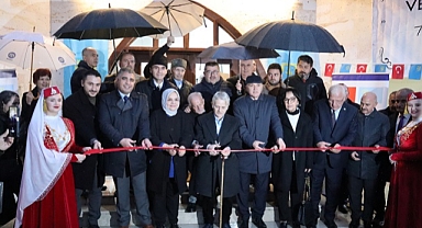KIRIM TÜRKLERİ EĞİTİM VE KÜLTÜR MERKEZİ'NE GÖRKEMLİ AÇILIŞ