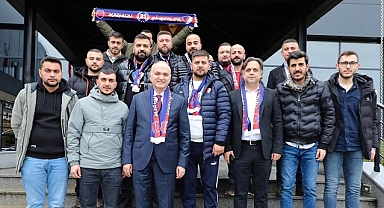 BAŞKAN ÖZLÜ KIRMIZI ŞİMŞEKLER TARAFTAR GRUBUYLA BULUŞTU