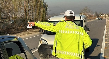 DÜZCE'DE SÜRÜCÜLERE CEZA YAĞDI