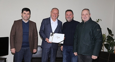 İYİ PARTİ YÖNETİMİ VE KELEŞ'TEN PUSULA'YA ZİYARET