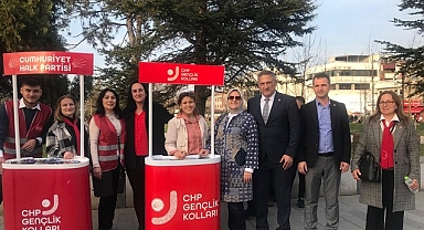 CHP ÇARŞIDA STANT AÇTI