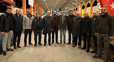 BAŞKAN ÖZLÜ PAZARCI ESNAFIYLA İFTAR YAPTI