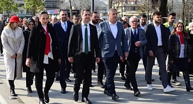 CHP'LİLER YÜRÜDÜ!