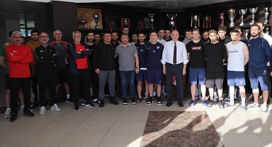 BAŞKAN ÖZLÜ'DEN DÜZCESPOR'A DESTEK