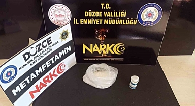 UYUŞTURUCU SATMAK İSTERKEN YAKALANDI