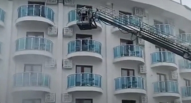AKÇAKOCA'DA OTEL YANGINI UCUZ ATLATILDI