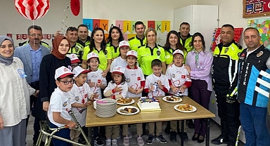 POLİSLERDEN ÖZEL ÖĞRENCİLERE SÜRPRİZ