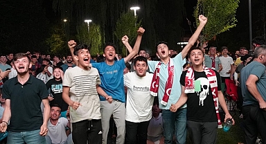 DÜZCE'DE MİLLİ MAÇ COŞKUSU