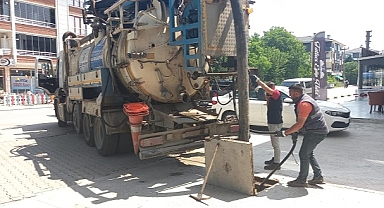 KANALİZASYONDAN CAM, METAL, POŞET, KUMAŞ, KUM VE TOPRAK ÇIKTI