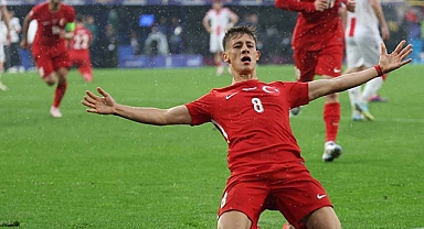 TÜRKİYE-PORTEKİZ MAÇI YARIN MİLLET BAHÇESİ'NDEKİ DEV EKRANDA