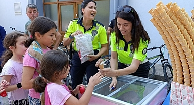 ÇOCUKLARA ÖNCE TRAFİK EĞİTİMİ, SONRA DONDURMA