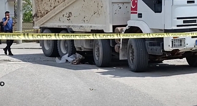 KAMYONUN ALTINDA KALAN ÇOCUK CAN VERDİ